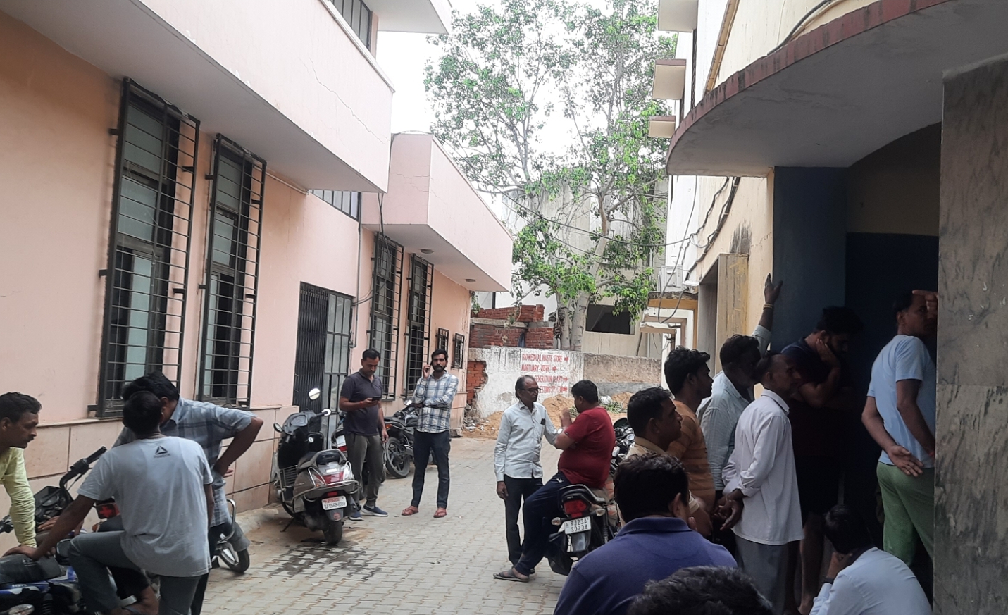 Uncontrolled Bolero hit 2 people, one died on the spot | नीमकाथाना में ...