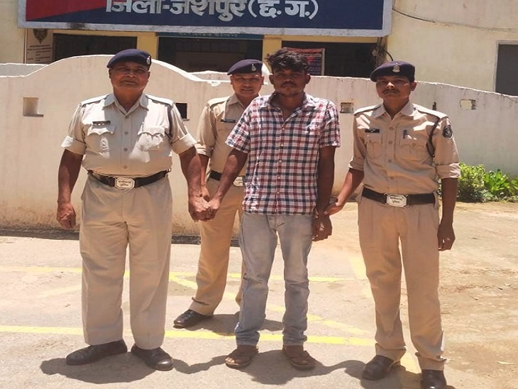 પોલીસે આરોપીની ધરપકડ કરી લીધી છે.  - દૈનિક ભાસ્કર