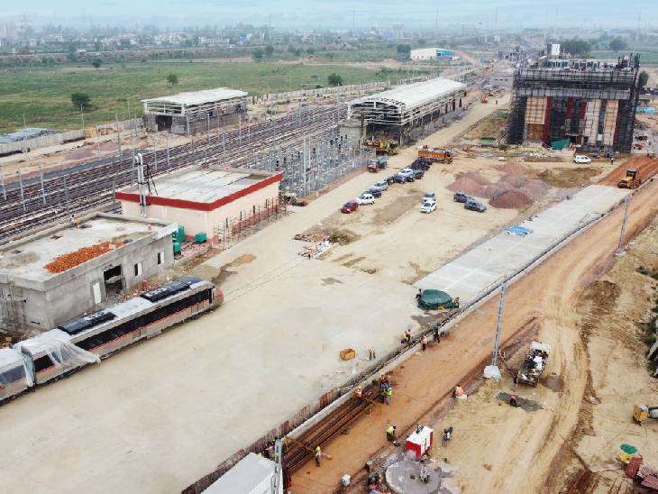 In addition to the administrative building for the entire track operation at Duhai Depot, large buildings have been constructed to house the machines.