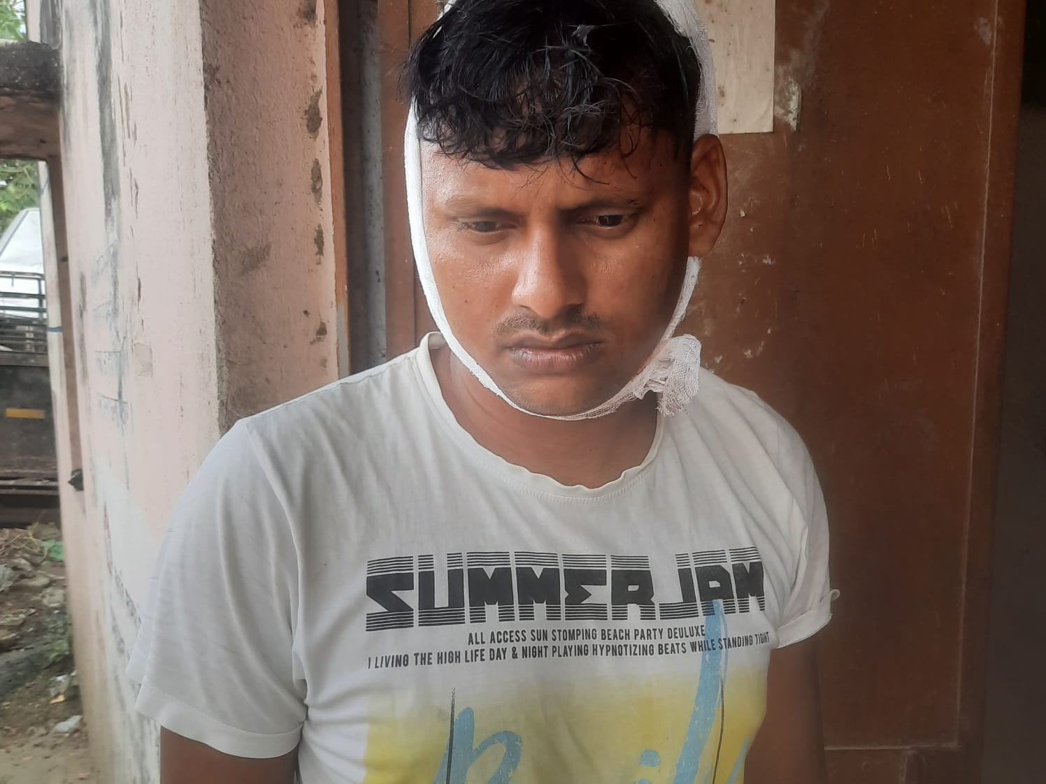 पटना में छापेमारी करने गई पुलिस पर हमला - Dainik Bhaskar