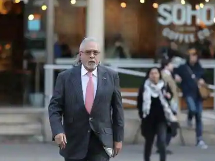 Fugitive businessman Vijay Mallya's scam affected 17 banks of the country.  The State Bank of India (SBI)-led consortium of banks owed a total of Rs 9,900 crore to it.