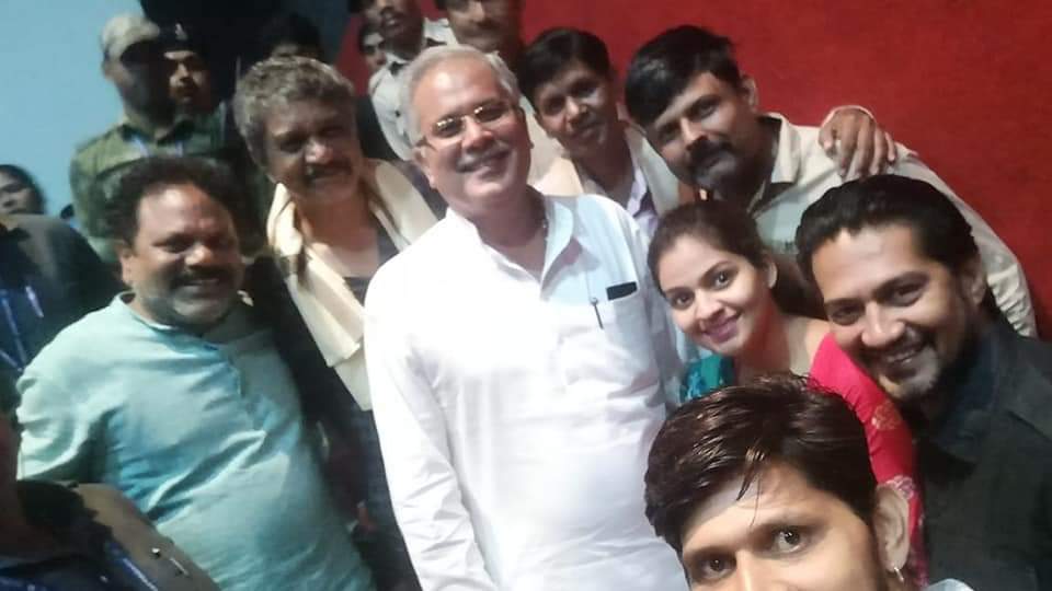 मुख्यमंत्री भूपेश बघेल के साथ निशांत उपाध्याय।