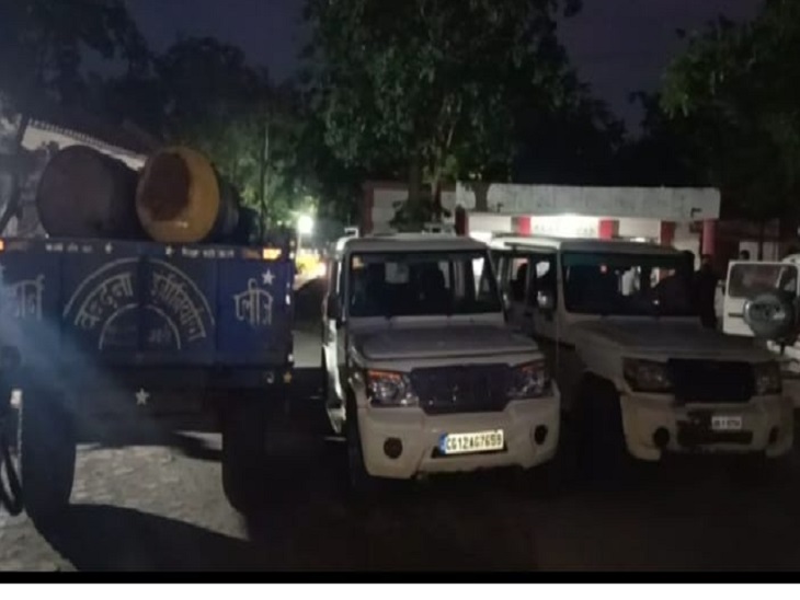 डीजल चोर गिरोह से दो बोलेरो व ट्रैक्टर भी जब्त किया गया है।