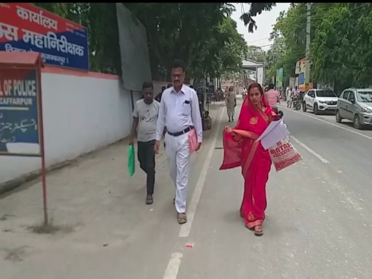 अब पुलिस से कार्रवाई न करने की गुहार लगा रही, कहा- मिल रही हत्या की धमकी |  Now pleading with the police not to take action, said - getting threats of  murder -