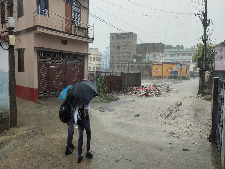 बिहार में एक साथ दो हवाओं का सिस्टम सक्रिय है।