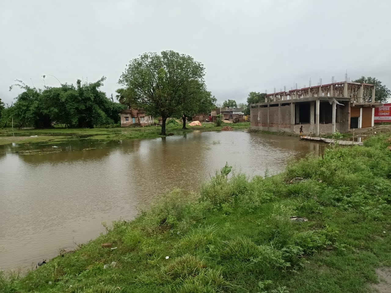 पटना में मंगलवार की सुबह से ही बादल छाए हुए थे।