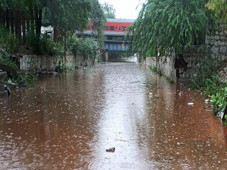 People lost contact with the highway due to water filling in NHPC underpass