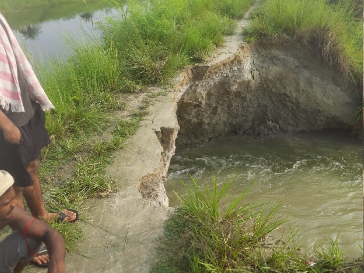 The Gandak canal dam has been damaged.