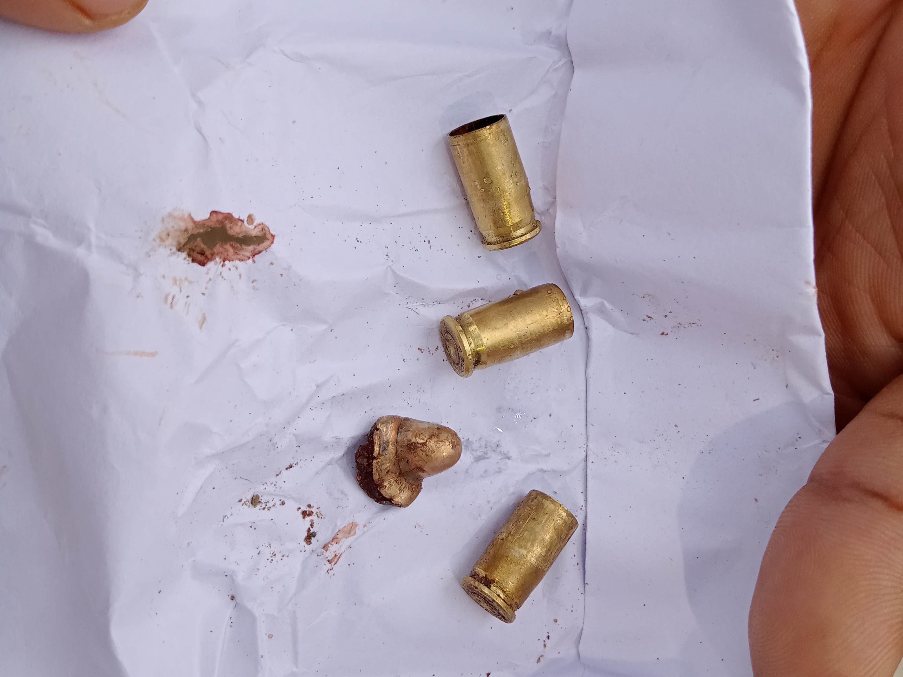 घटनास्थल से बरामद किया गया खोखा।