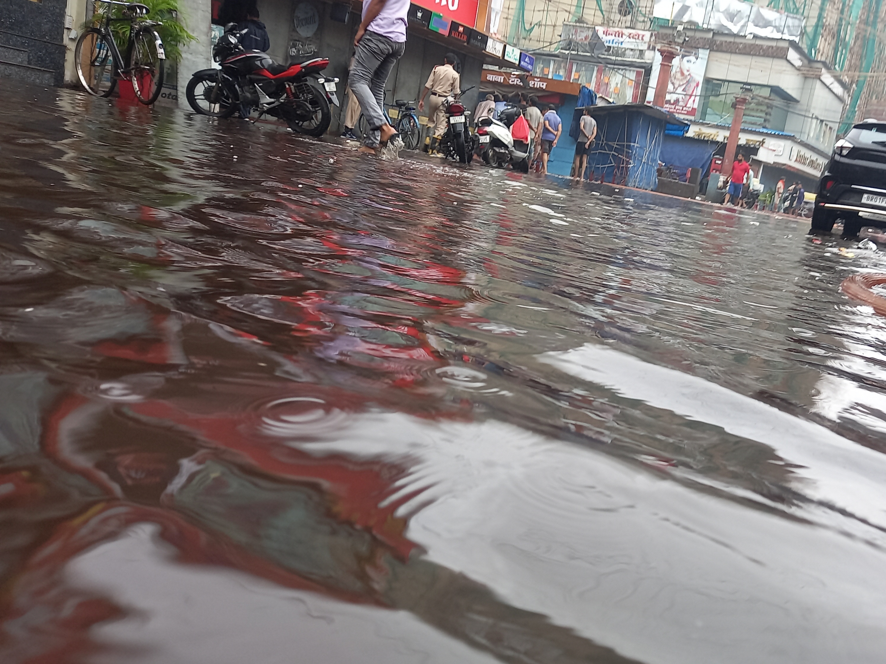 पटना में बारिश के बाद की तस्वीर।