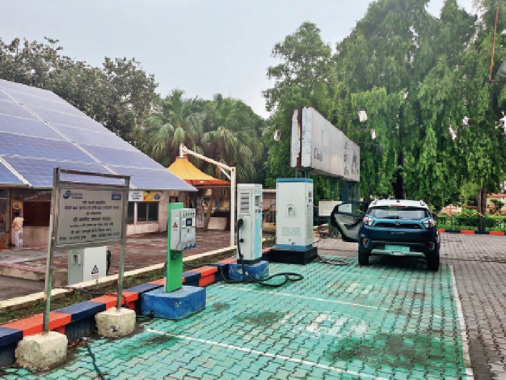 Changing NH44; Charging points are installed every 8 km, there is less