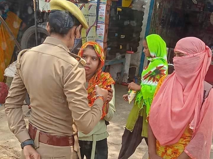 Nari Suraksha Dal made women aware in Phulpur, informed about helpline ...