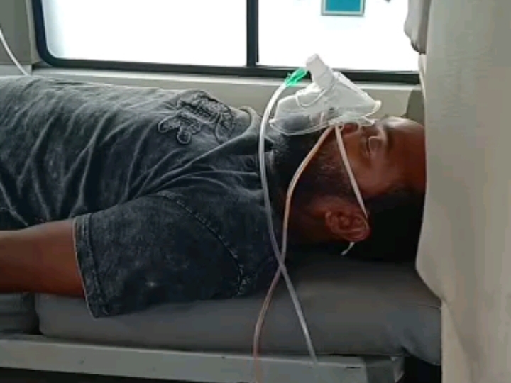 पूर्व पार्षद एवं उनके दो पुत्र घायल, गंभीर हालत में अस्पताल में भर्ती |  Former councilor and his two sons injured, hospitalized in critical  condition - Dainik Bhaskar