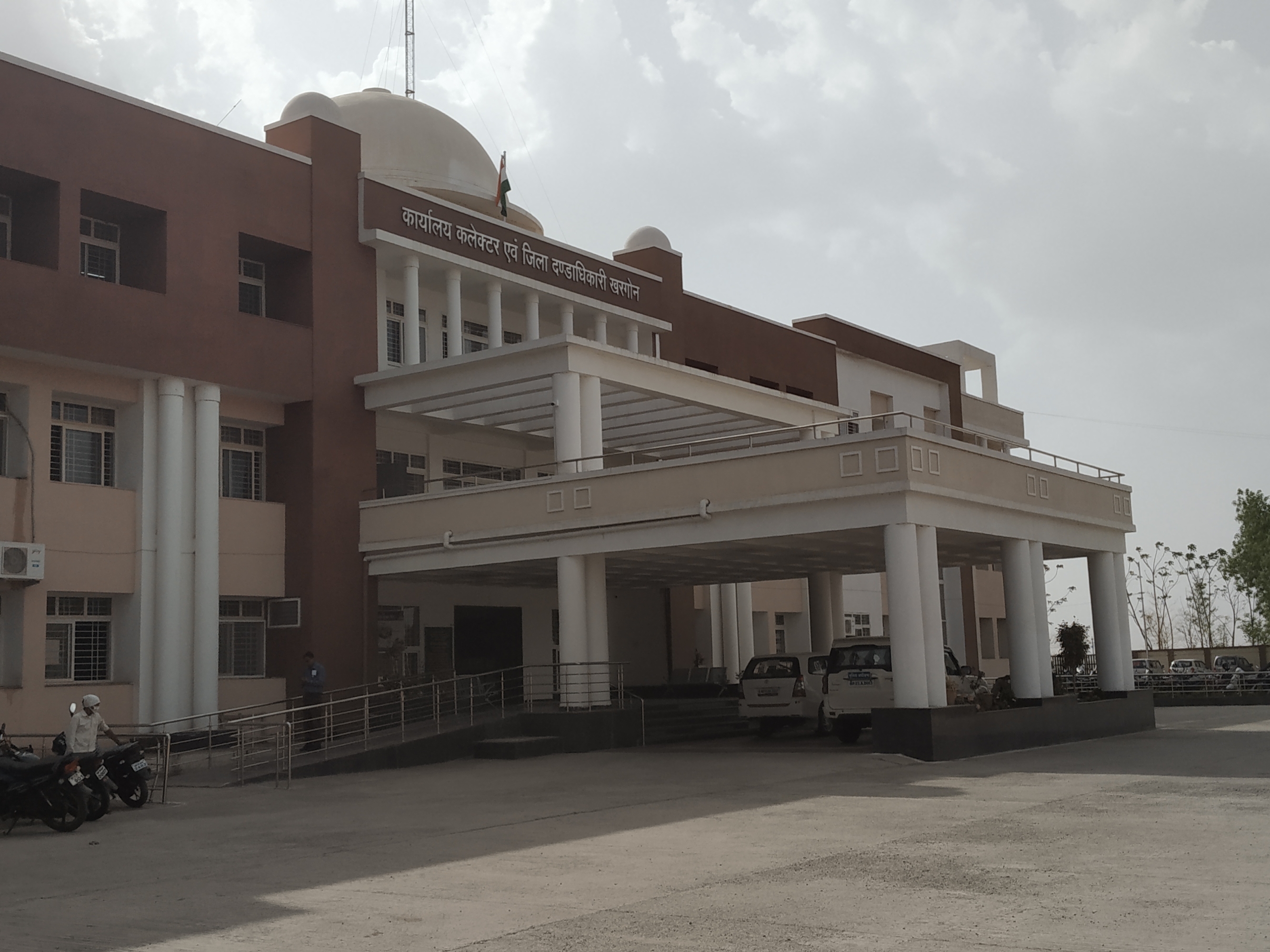 खरगोन : ठंड बढ़ी, 9 डिग्री से नीचे पहुंचा पारा खरगोन : ठंड बढ़ी, 9 डिग्री से नीचे पहुंचा पारा