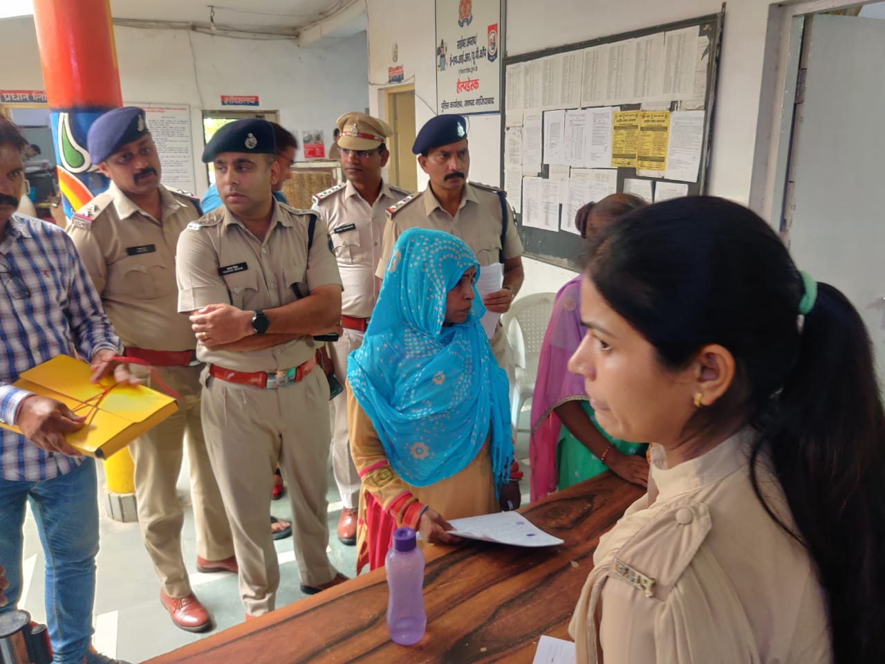 रायपुर पुलिस ने रोहित रंजन को गाजियाबाद-नोएडा में खोजते हुए कई जगहों पर दबिश दी थी।