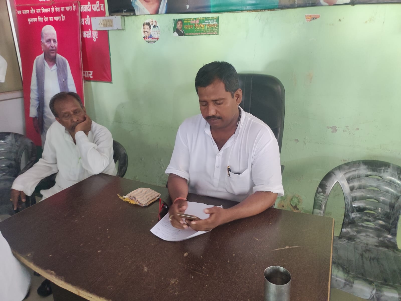 5000 rupees and accused of snatching the card of the bar association