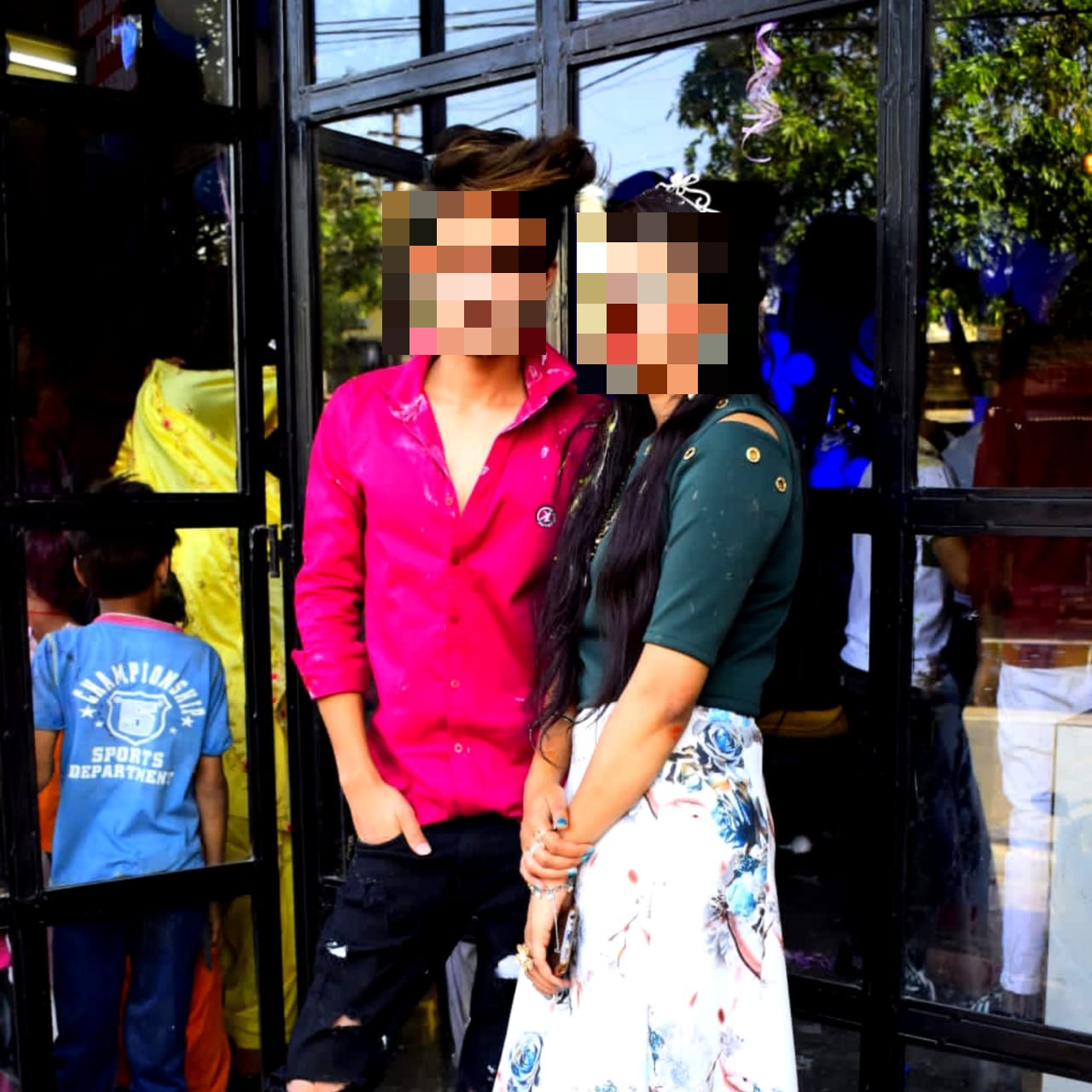 हिना और सल्लू (काल्पनिक नाम)। दोनों साथ में सोशल मीडिया के लिए रील्स बनाते थे।