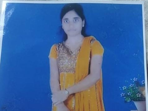 कर्मचारी द्वारा 500 रुपया मांगने का वीडिय वायरल, परीक्षा नियंत्रक ने दिया  जांच का आदेश | The video of the employee asking for 500 rupees went viral,  the controller of examination ordered