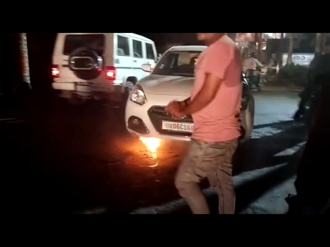 शहर के प्रमुख आउटलेट के पास लगा सोलर पावर सेंसर, पानी का बहाव बाधित होते ही  मिलेगी जानकारी | Solar power sensor installed near major outlets of the  city, information will be