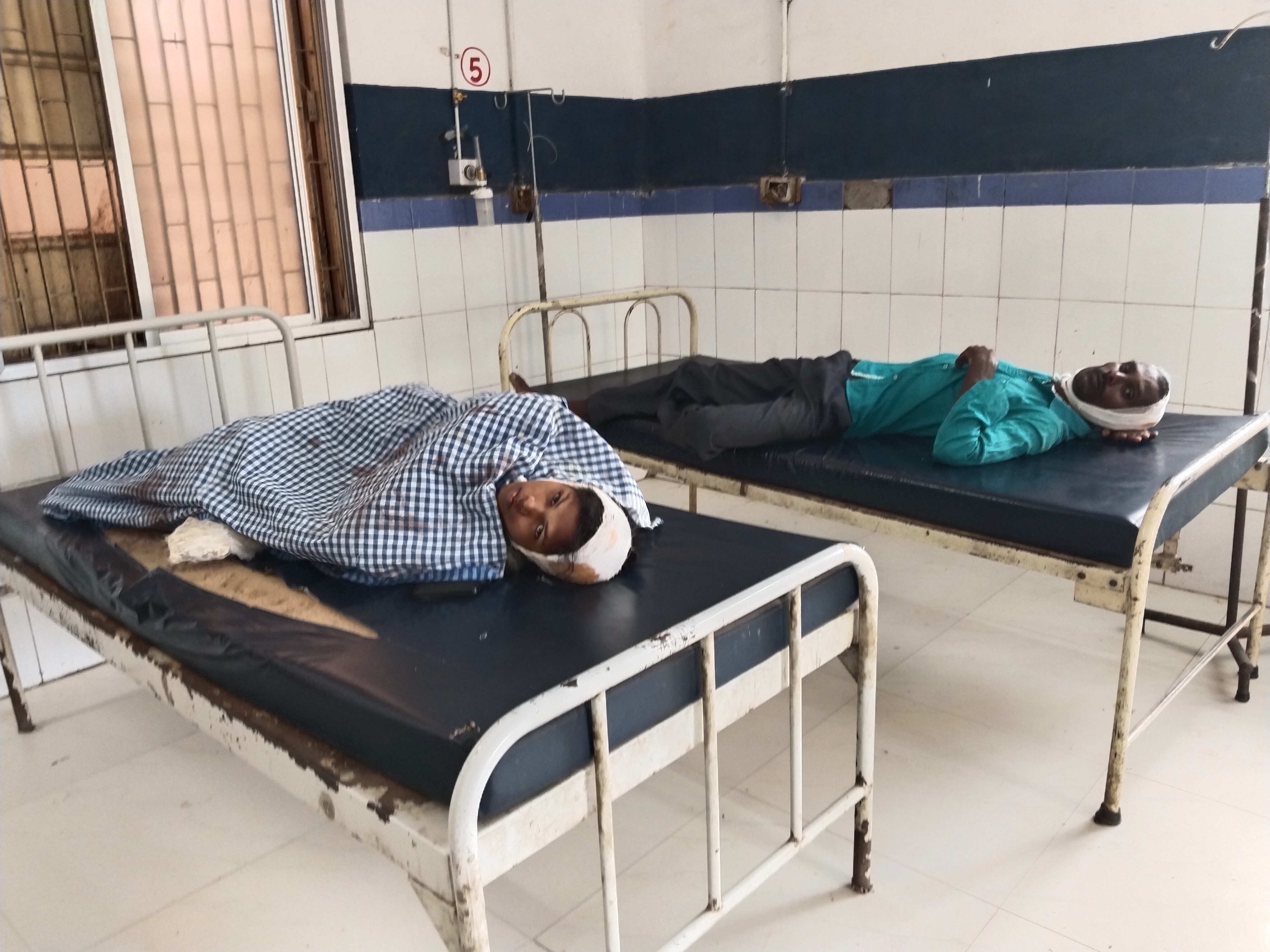 औरंगाबाद में डायन बताकर अपराधियों ने की मारपीट: डायन बताकर अपराधियों ने की  मारपीट, तीन गंभीर – Bharat News India