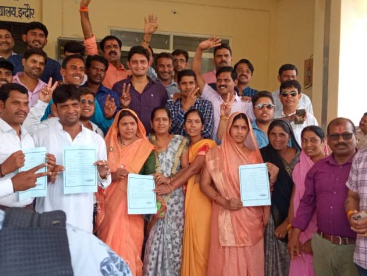 निर्वाचित प्रत्याशियों को बांटे प्रमाणपत्र