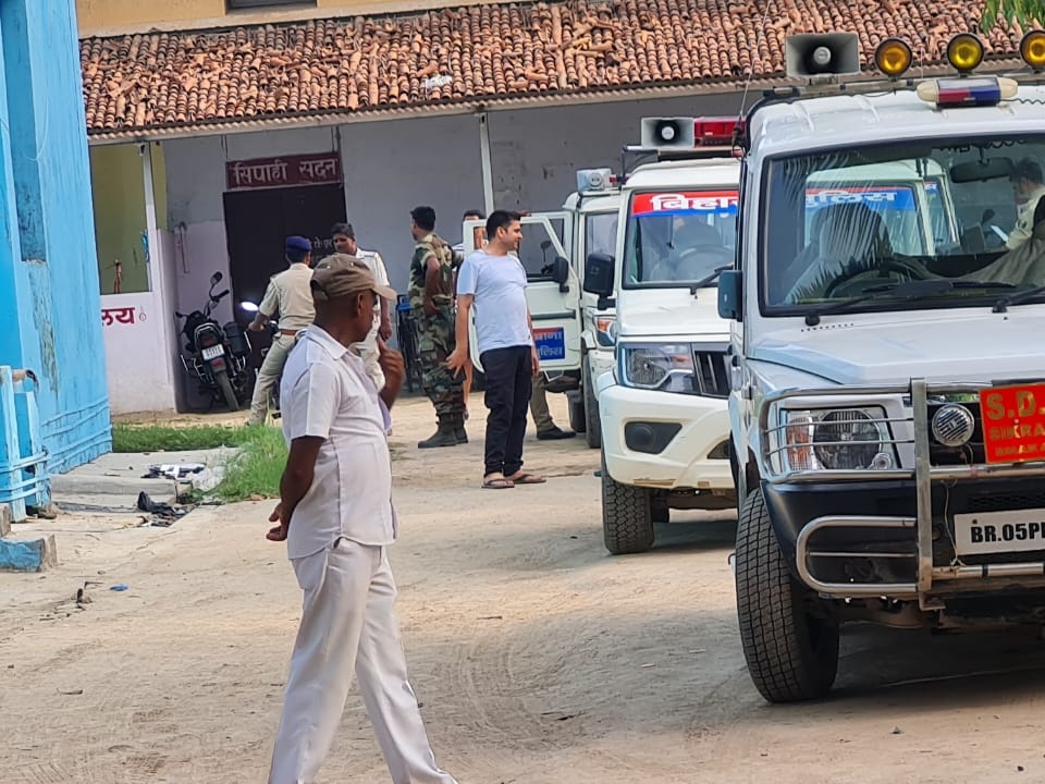 एनआईए के ढाका में आने की सूचना मिलने के बाद क्षेत्र में हड़कंप मचा हुआ है। - Dainik Bhaskar