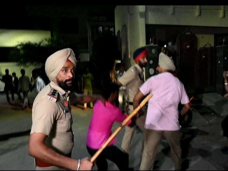 Police captured the person who attacked police.