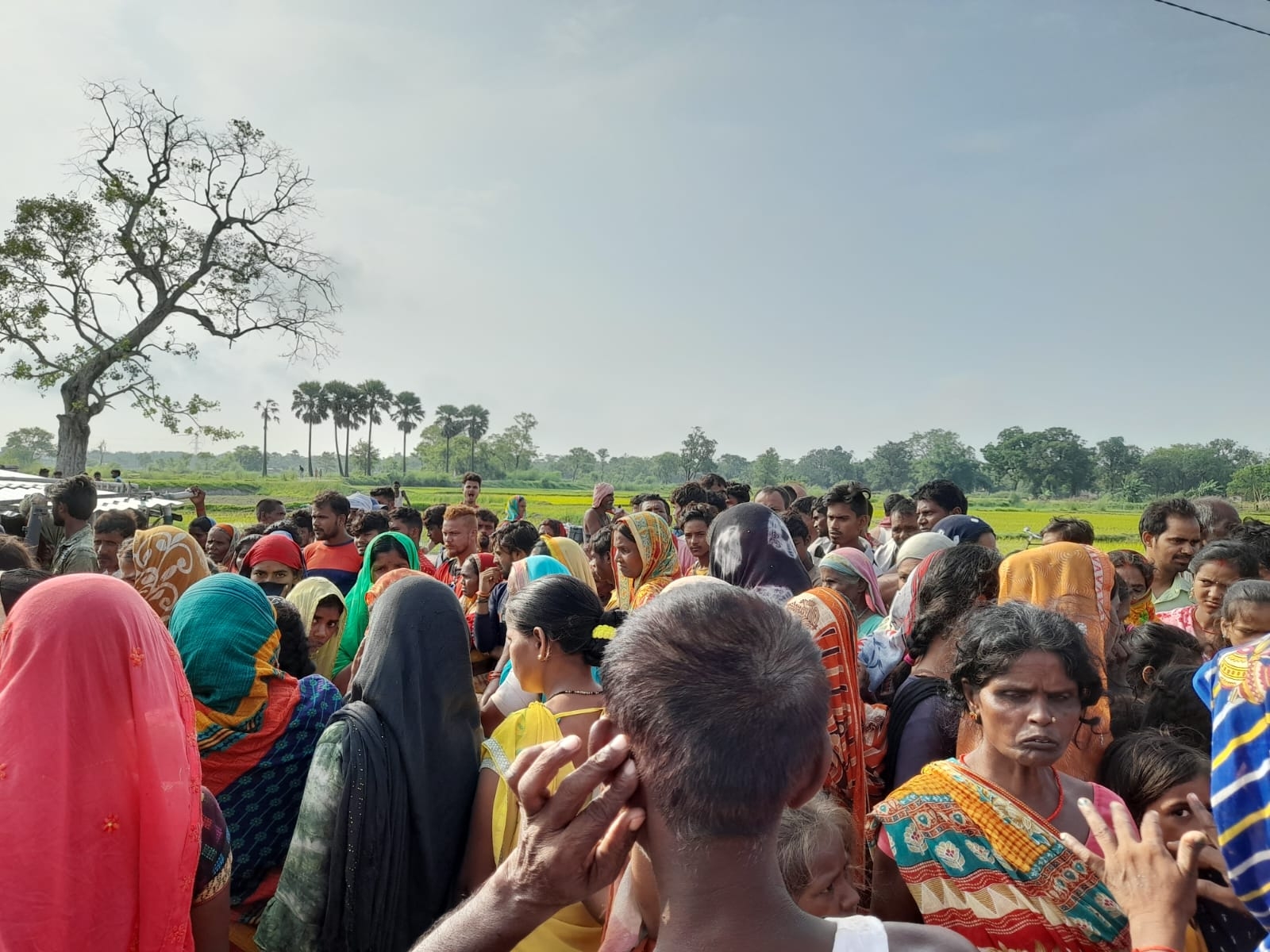 प्रोफेसर कॉलोनी की रहने वाली महिला ससुराल से आ रही थी दरभंगा, तेज रफ्तार  बाइक ने रौंदा | The woman living in Professor Colony was coming from  Darbhanga, high speed bike trampled -