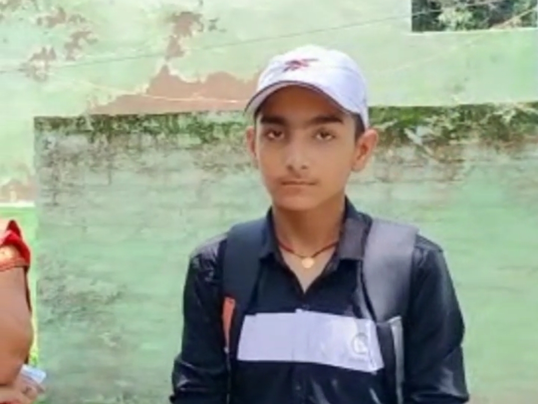 हथियार के साथ 3 जिंदा कारतूस बरामद, मोबाइल और लैपटॉप भी जब्त | 4 person  arrested in siwan; bihar bhaskar latest news - Dainik Bhaskar