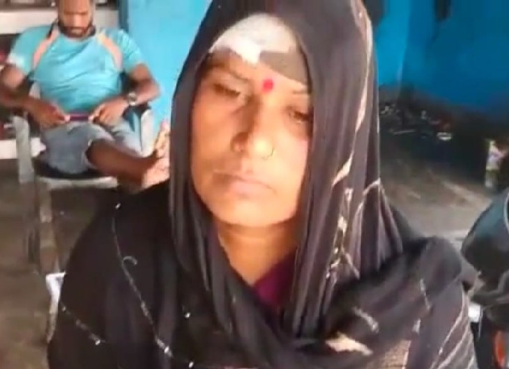 महिला ने न्याय की गुहार लगाई। - Dainik Bhaskar