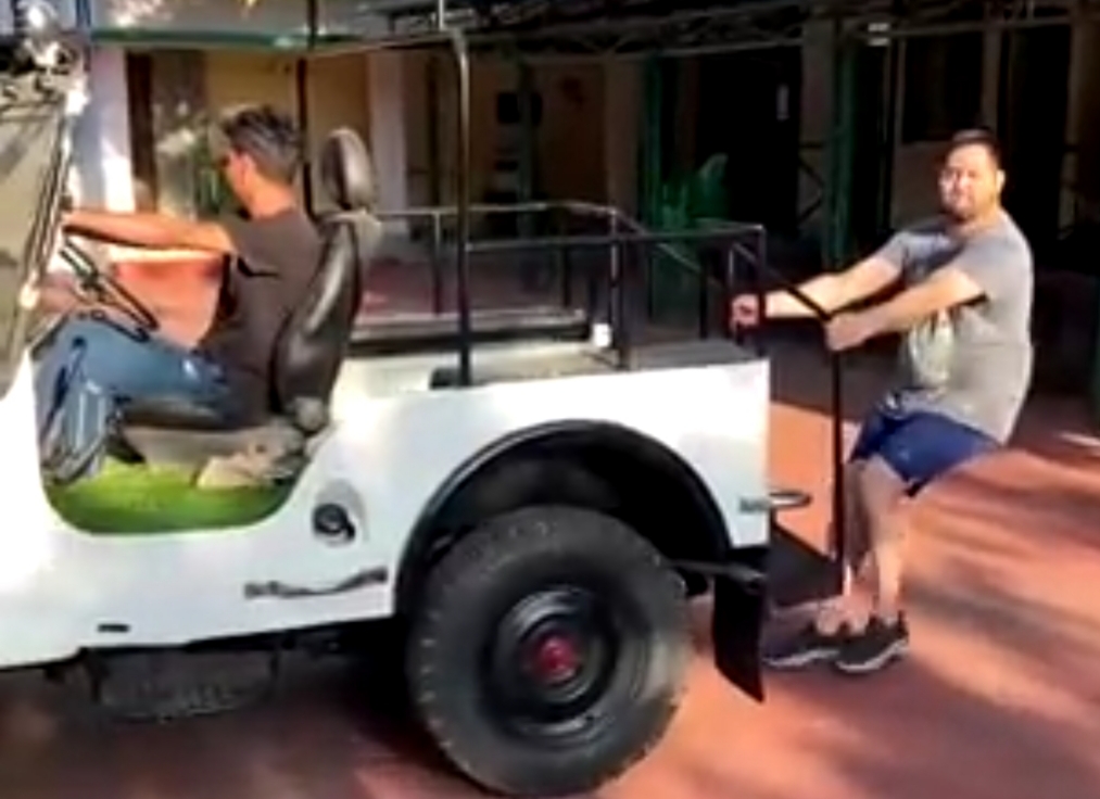 वर्कआउट करते नेता प्रतिपक्ष तेजस्वी यादव - Dainik Bhaskar