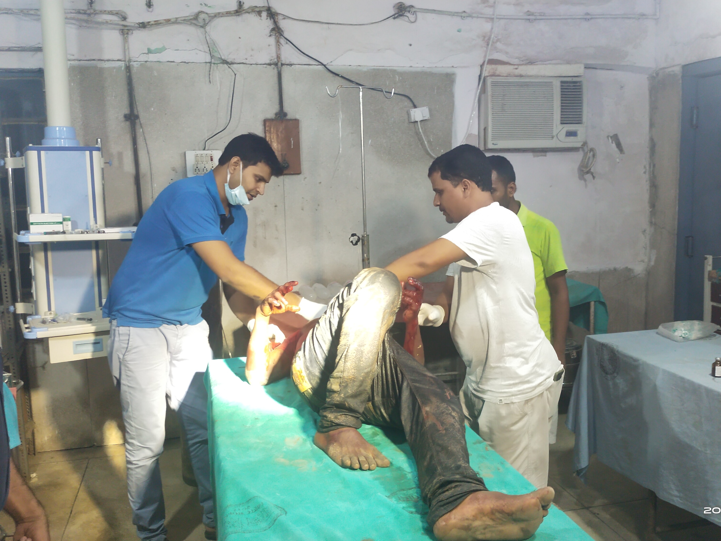 घर पर शौचालय बनाने की बात से था नाराज, खेत में शौचालय करने की कह रहा बात | Was annoyed by the talk of making toilets at home, talking about doing toilets