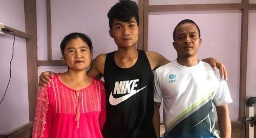 जेरेमी अपने माता-पित के साथ।