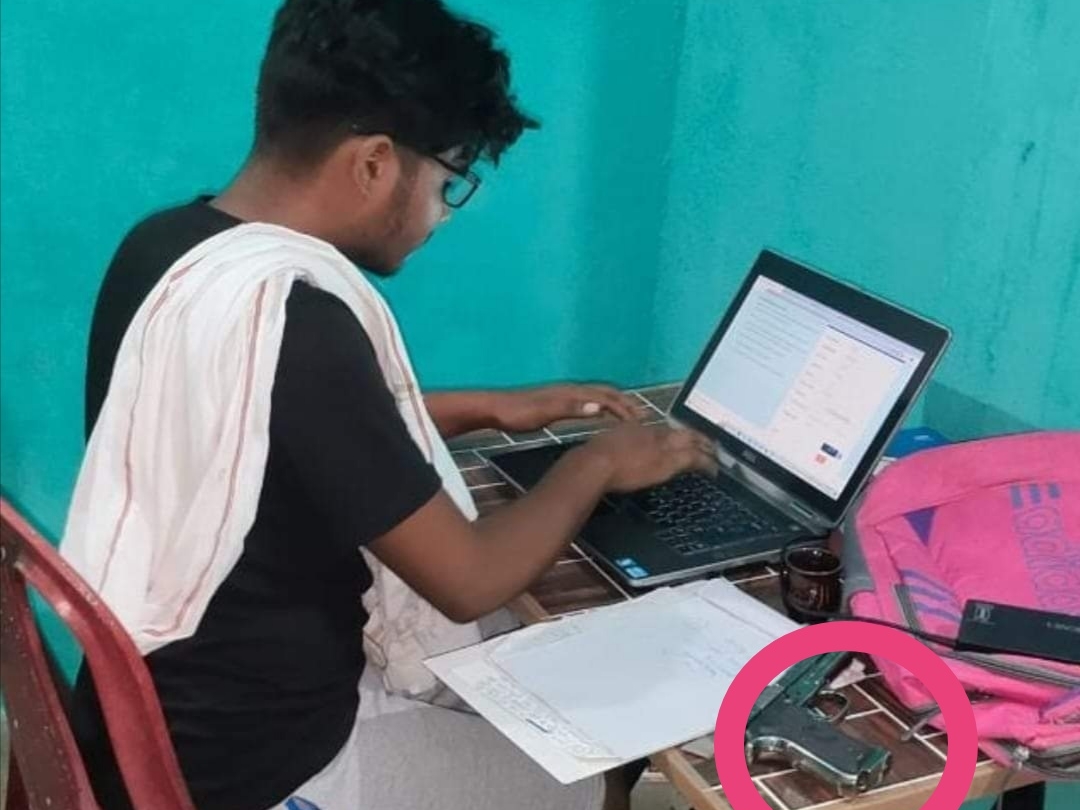 पूर्णिया विश्वविद्यालय है सचिव, फोटो वायरल होने पर डीएसपी ने कहा- जांच के बाद होगी कार्रवाई | JDU student leader posed with pistol, Purnea University is the secretary, after the ...