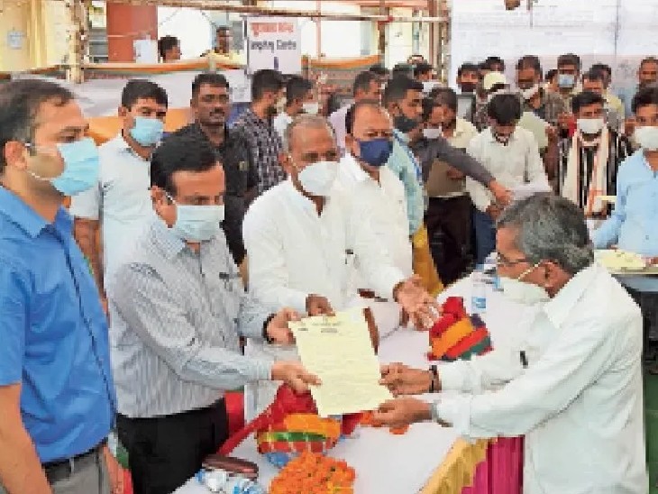 राजस्थान में ट्रांसफर पर फिर लगा बैन: प्रशासन शहरों के संग अभियान से जुड़े नगरीय निकाय के सभी अधिकारियों-कर्मचारियों पर होगा लागू राजस्थान में ट्रांसफर पर फिर लगा बैन: प्रशासन शहरों के संग अभियान से जुड़े नगरीय निकाय के सभी अधिकारियों-कर्मचारियों पर होगा लागू