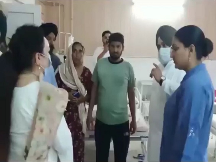 चेकिंग के दौरान सेहत मंत्री के साथ लोकल विधायक और पर्यटन मंत्री अनमोल गगन मान भी मौजूद थी।