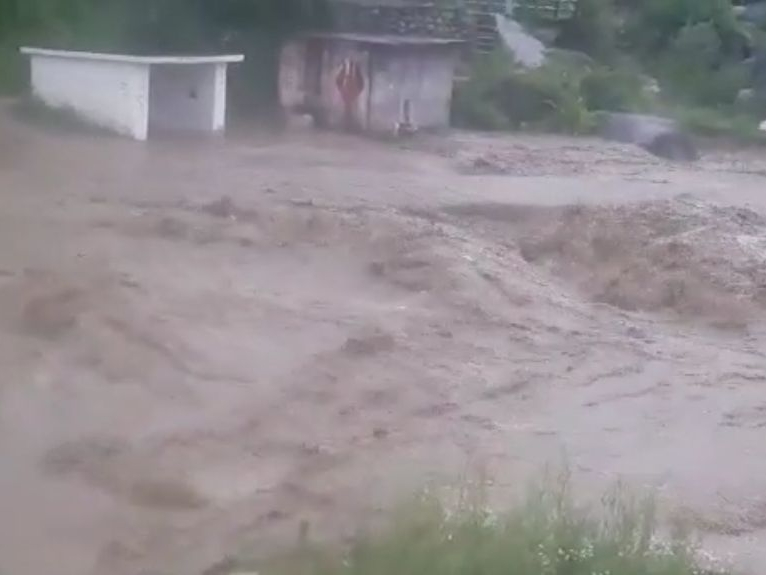 Bad weather in Karsog increased people's problems, 24 schemes damaged