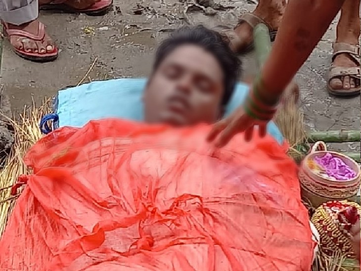 रोहित कुमार को अस्पताल ले जाते ही मृत घोषित कर दिया गया।