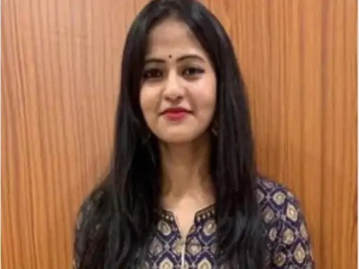 औरंगाबाद की रहने वाली मोनिका श्रीवास्तव सॉफ्टवेयर इंजीनियर हैं।