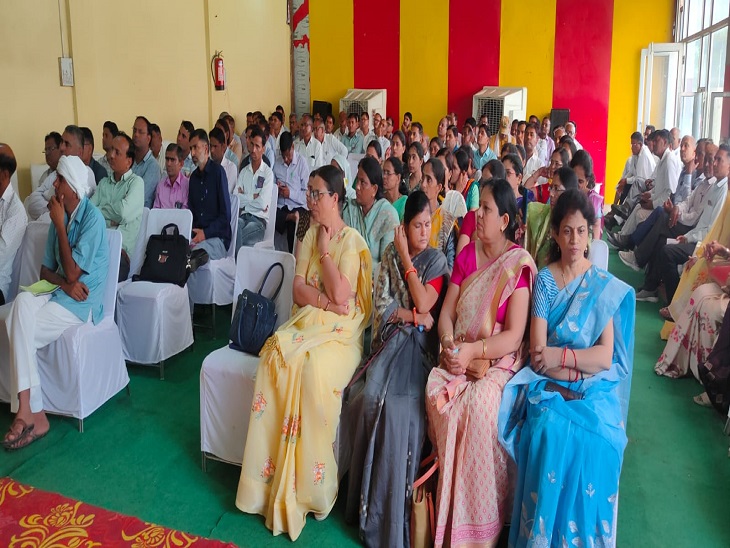 सवाईमाधोपुर में वाक्पीठ संगोष्ठी आयोजित: एडीएम बोले- स्टूडेंट को दबाव और तनाव से बचाना टीचरों की जिम्मेदारी सवाईमाधोपुर में वाक्पीठ संगोष्ठी आयोजित: एडीएम बोले- स्टूडेंट को दबाव और तनाव से बचाना टीचरों की जिम्मेदारी