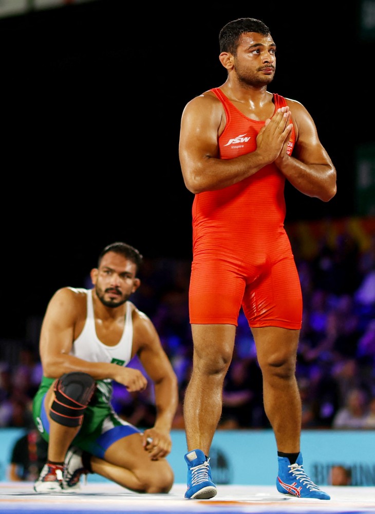दीपक पूनिया ने 86 किलो फ्रीस्टाइल में पाकिस्तान के मोहम्मद इनाम को 3-0 से हराया।