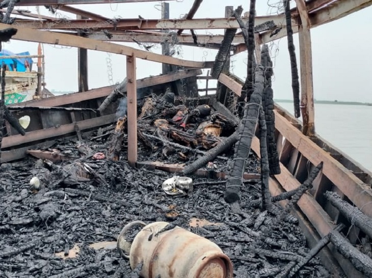 मनेर थाने की पुलिस ने अभी तक मृतकों की संख्या चार की पुष्टि की है।