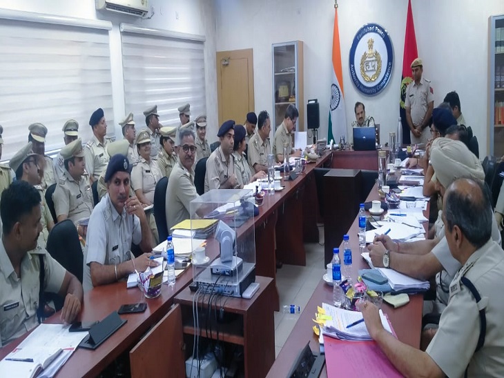 Police alert regarding Independence Day:: Police verification of tenant, driver, servant/assistant, in case of non-compliance, a case will be registered against the landlord Police alert relating to Independence Day:: Police verification of tenant, driver, servant/assistant, in case of non-compliance, a case might be registered towards the owner