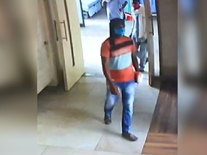 The thief was seen on SMS Hospital CCTV. Based on this, Hulia was issued. Workers working together recognized Hemendra alias Raju.