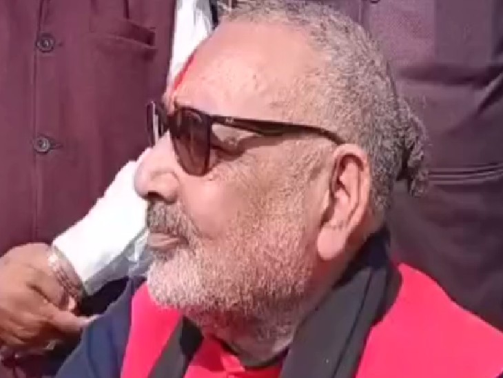 गिरिराज सिंह भी नीतीश कुमार पर जमकर बरसे।