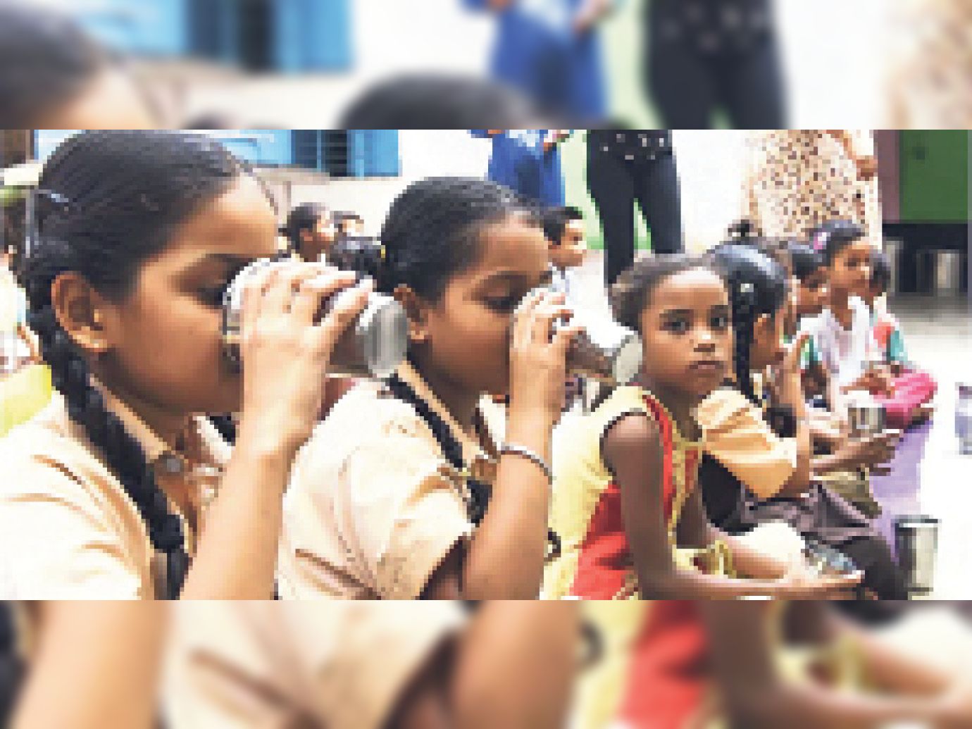 बालगोपाल योजना: जिले भर के 1.25 लाख विद्यार्थियों को नहीं दिया जा रहा दूध क्योंकि सरकार से बजट ही नहीं मिला बालगोपाल योजना: जिले भर के 1.25 लाख विद्यार्थियों को नहीं दिया जा रहा दूध क्योंकि सरकार से बजट ही नहीं मिला