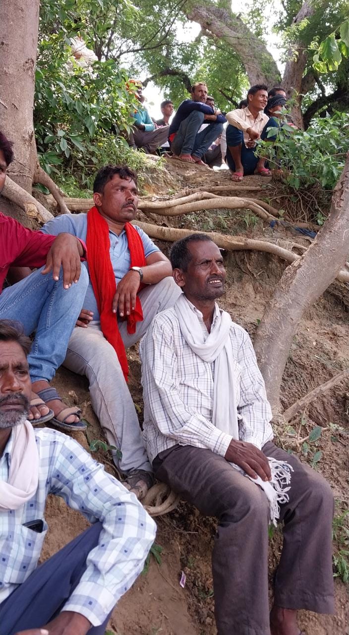 People are still looking for their people with their eyes on the ghat.