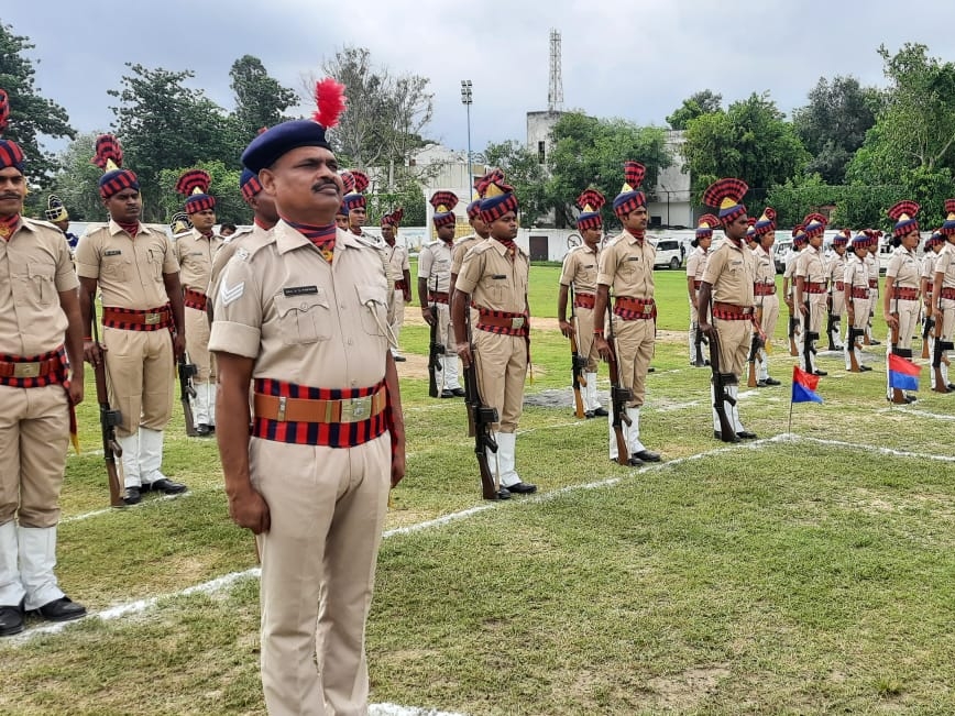 न्यू स्टेडियम में DM ने किया ध्वाजारोहण, परेड की सलामी ली; भारत माता के  जयकारे की गूंज | Bihar News; Tricolor hoisted proudly in Rohtas - Dainik  Bhaskar