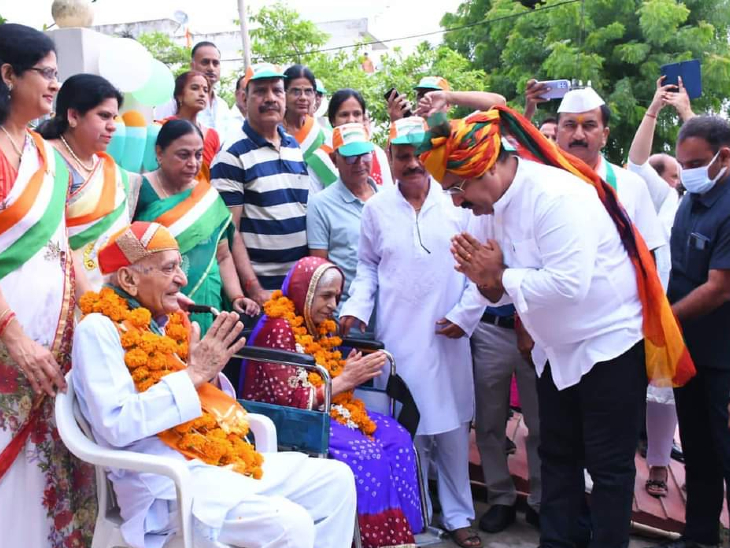 For the first time a minister reached the house of freedom fighters