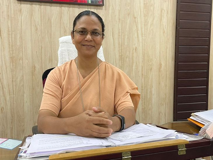 प्रिंसिपल सिस्टर पर्ल।